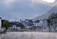 黑白体育官网：2025武汉马拉松鸣枪起跑.